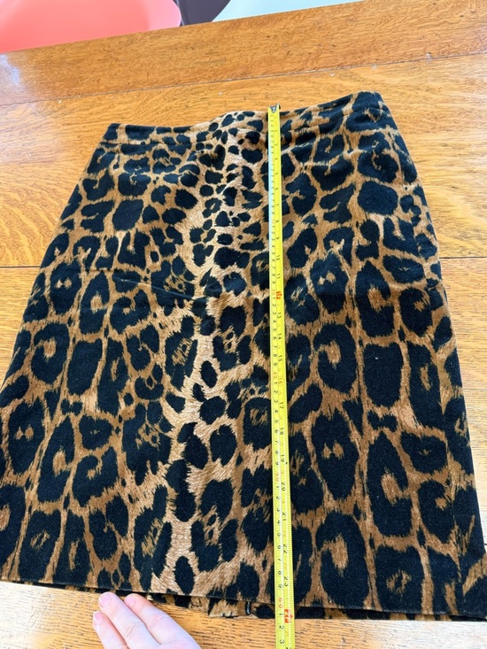 Talbots velvet Leopard Print Skirt â Size 6 - Picture 2 of 4
